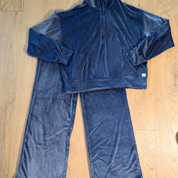 Vuori Pants - Vuori Light Blue Velour Tracksuit Set - Medium